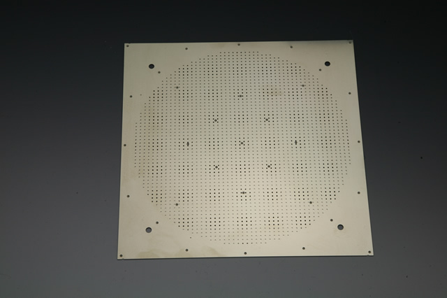 半導体チップ用搬送トレイ