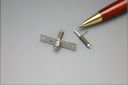 半導体チップ押さえ部品