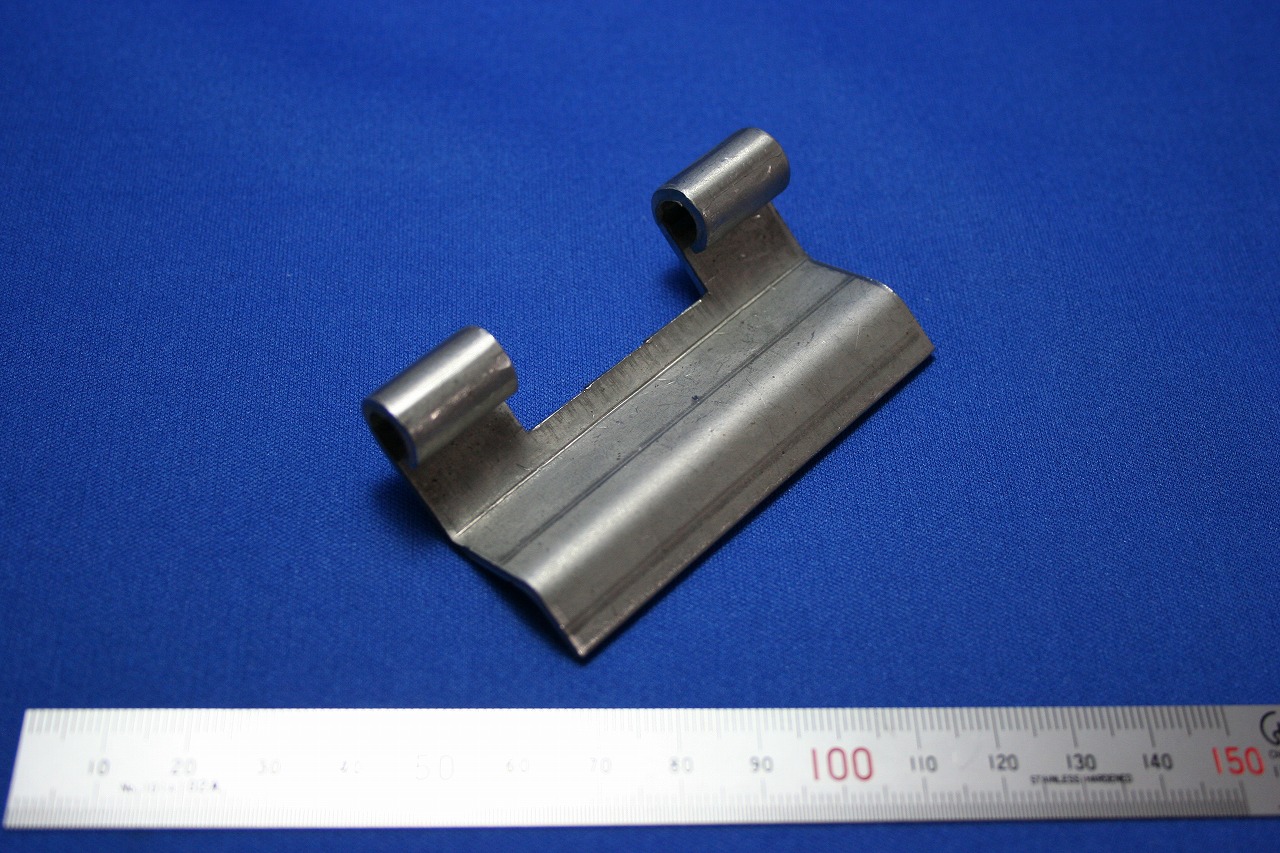 板金部品（蝶板・ヒンジ）　SPC t 2.3ｍｍ
