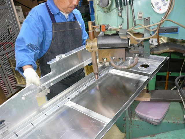 スポット溶接(工場視点からの解説）画像