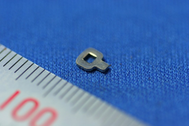 眼鏡部品　精密板金　洋白（C−７５２１）　t０．６